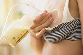 روش دوشیدن و تخلیه شیر از سینه مادر با پمب شیر دوش